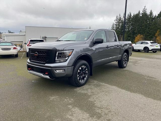 2022 Nissan TITAN Crew Cab PRO-4X 4x4 2022 Nissan TITAN Crew Cab PRO-4X 4x4