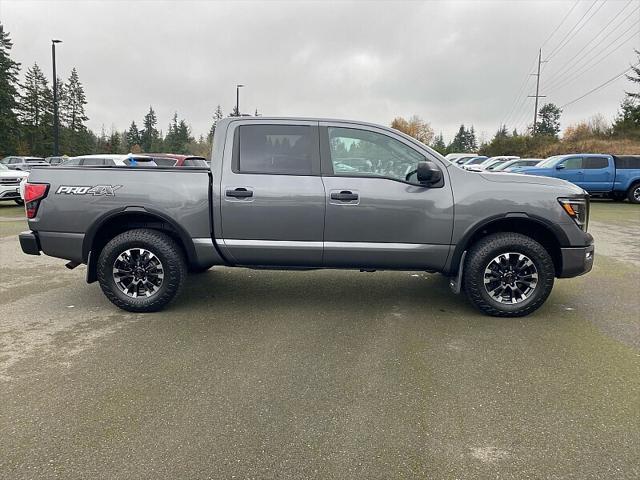 2022 Nissan TITAN Crew Cab PRO-4X 4x4 2022 Nissan TITAN Crew Cab PRO-4X 4x4