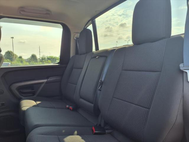 2015 Nissan Titan SV