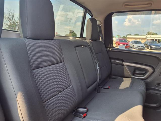 2015 Nissan Titan SV