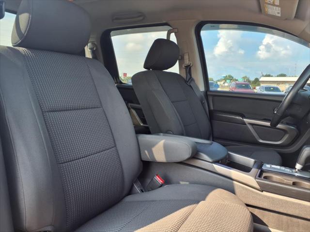 2015 Nissan Titan SV