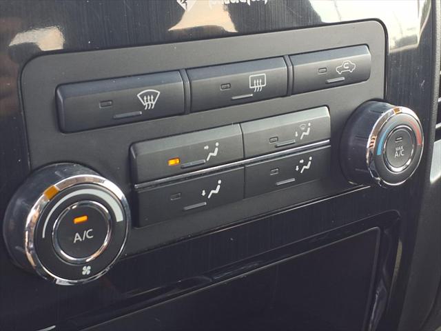2015 Nissan Titan SV