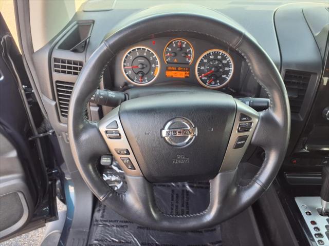 2015 Nissan Titan SV