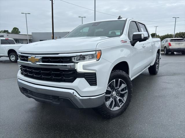 2022 Chevrolet Silverado 1500 4WD Crew Cab Standard Bed LT