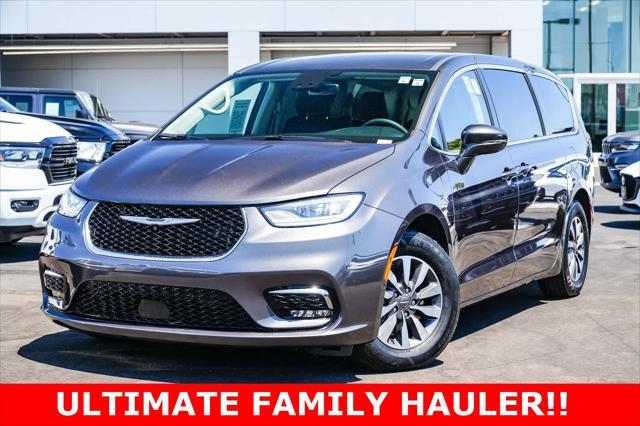 2022 Chrysler Pacifica Hybrid Touring L 2022 Chrysler Pacifica Hybrid Touring L