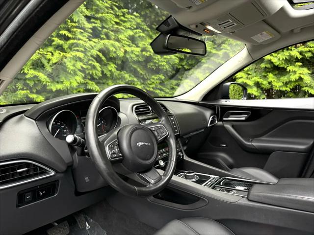 2018 Jaguar F-PACE 25t Premium