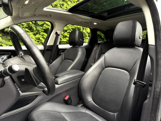 2018 Jaguar F-PACE 25t Premium