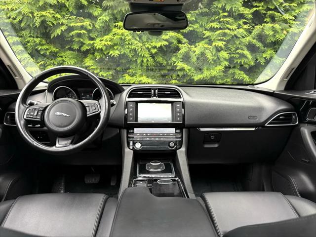 2018 Jaguar F-PACE 25t Premium