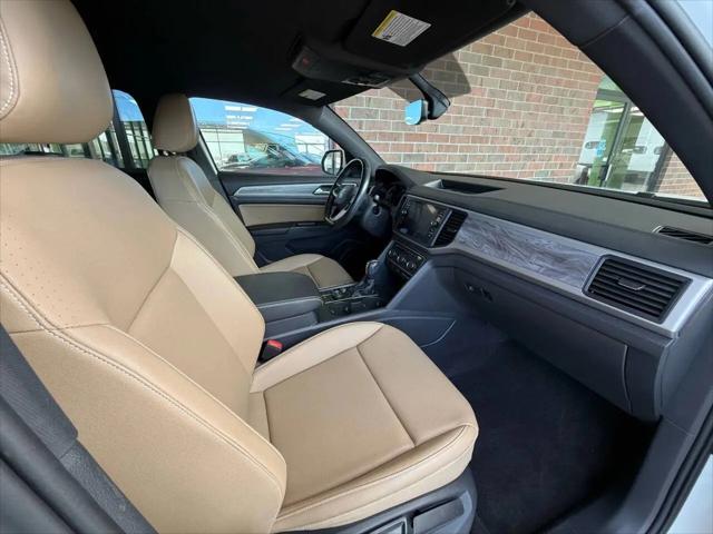 2020 Volkswagen Atlas Cross Sport 3.6L V6 SE w/Technology R-Line