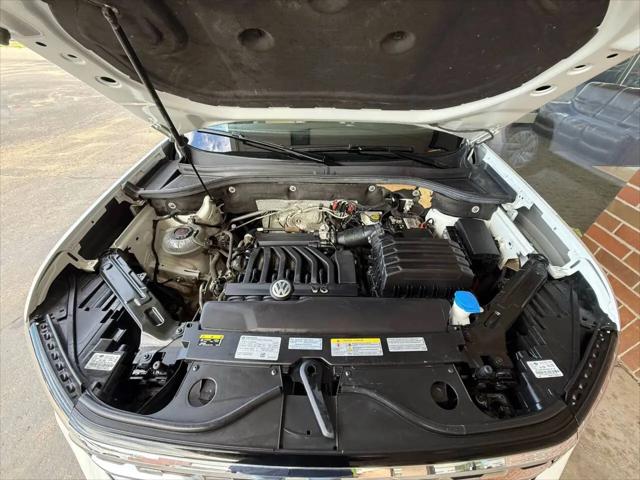 2020 Volkswagen Atlas Cross Sport 3.6L V6 SE w/Technology R-Line