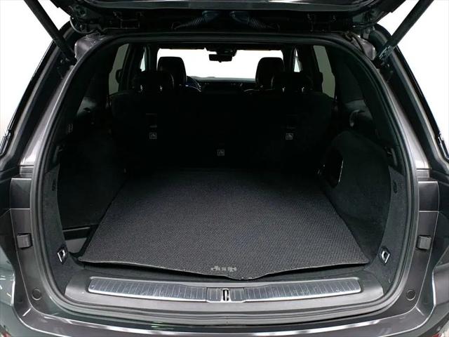 2022 Jeep Grand Cherokee Summit 4x4