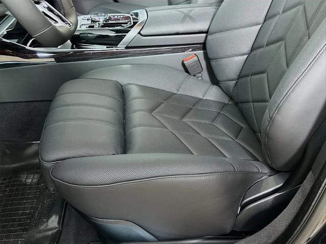 2026 BMW 7 Series 750e xDrive