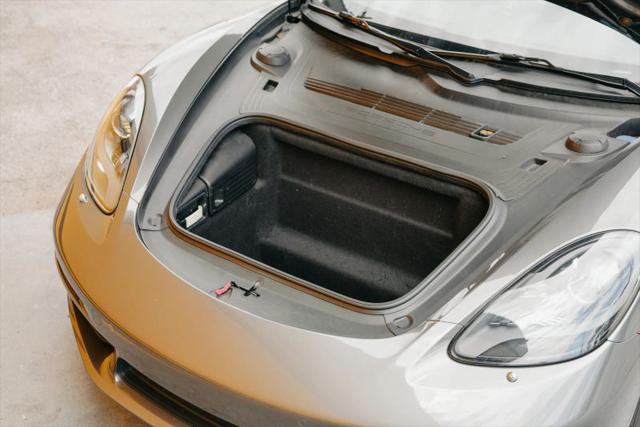 2021 Porsche 718 Cayman T
