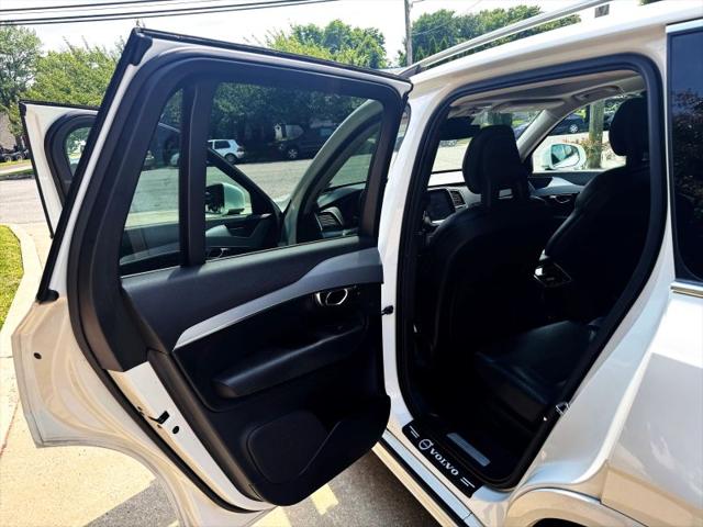 2016 Volvo XC90 T6 Momentum