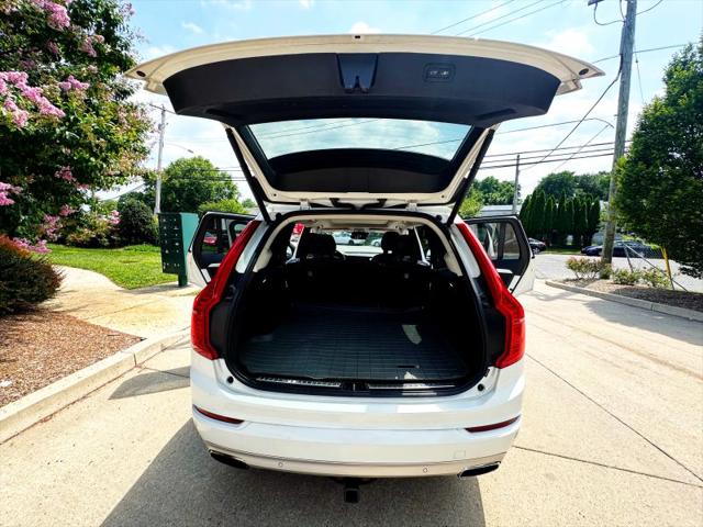 2016 Volvo XC90 T6 Momentum