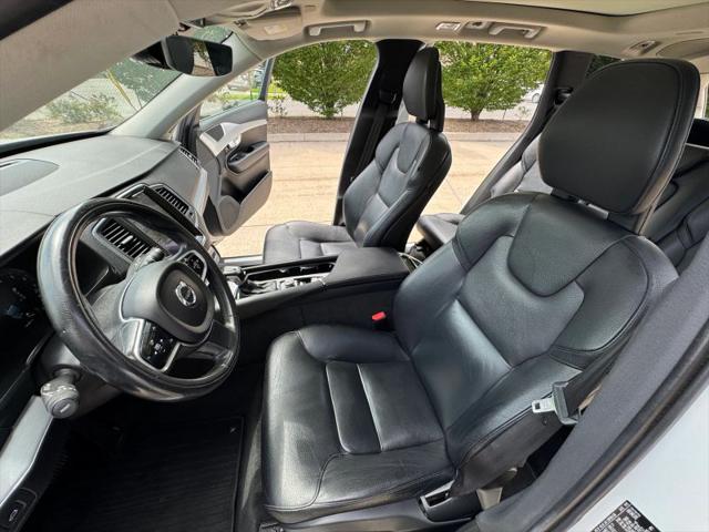 2016 Volvo XC90 T6 Momentum