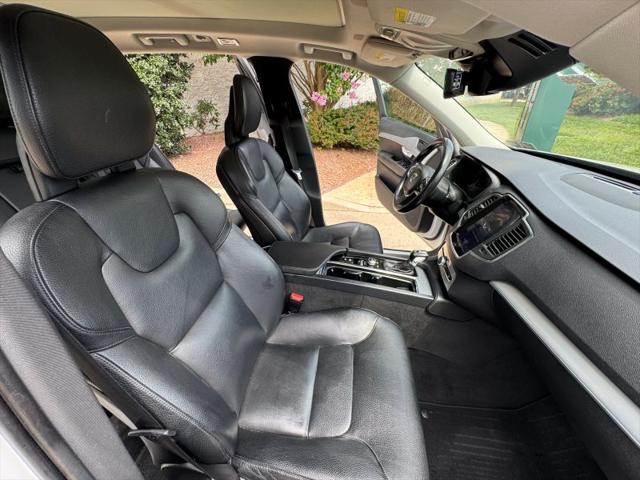2016 Volvo XC90 T6 Momentum