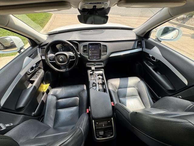 2016 Volvo XC90 T6 Momentum