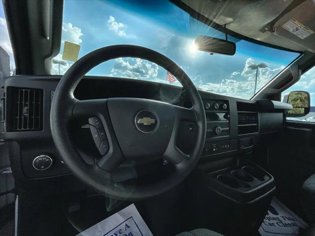2022 Chevrolet Express Passenger RWD 3500 Extended Wheelbase LS