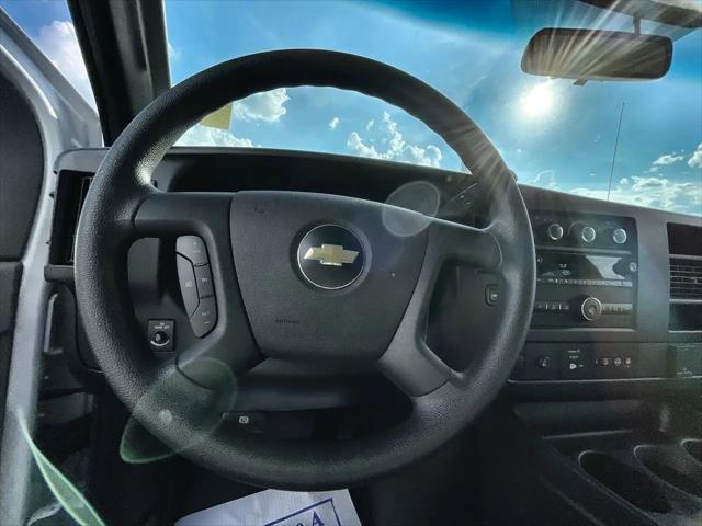2022 Chevrolet Express Passenger RWD 3500 Extended Wheelbase LS