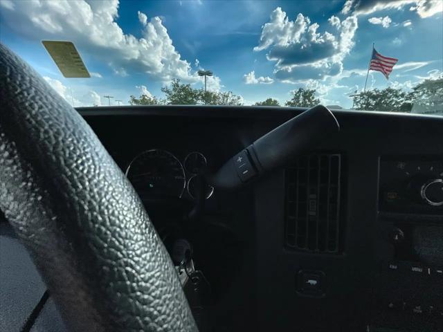 2022 Chevrolet Express Passenger RWD 3500 Extended Wheelbase LS