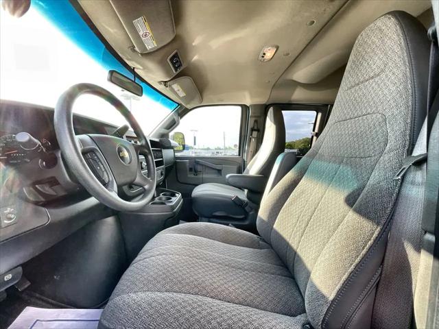 2022 Chevrolet Express Passenger RWD 3500 Extended Wheelbase LS