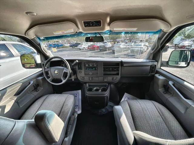 2022 Chevrolet Express Passenger RWD 3500 Extended Wheelbase LS