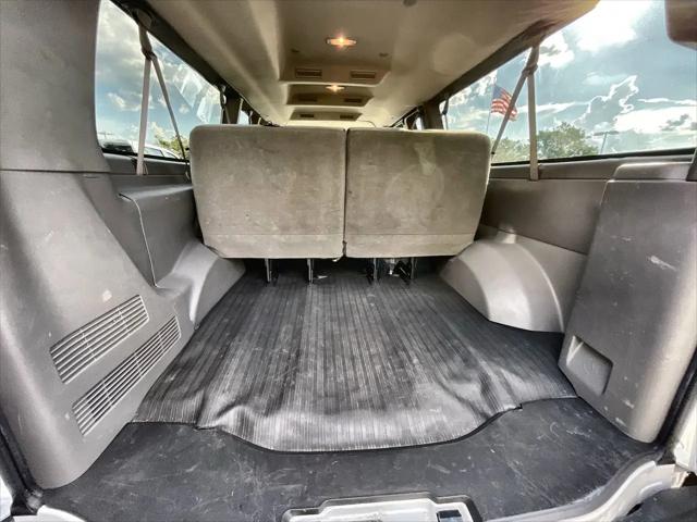 2022 Chevrolet Express Passenger RWD 3500 Extended Wheelbase LS