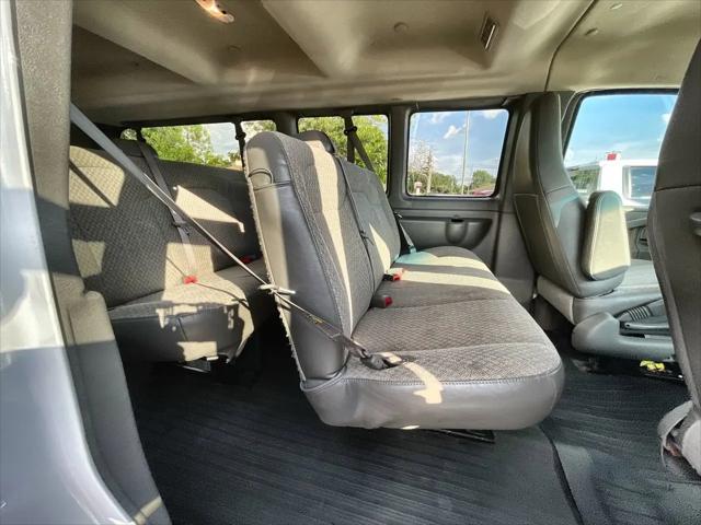 2022 Chevrolet Express Passenger RWD 3500 Extended Wheelbase LS