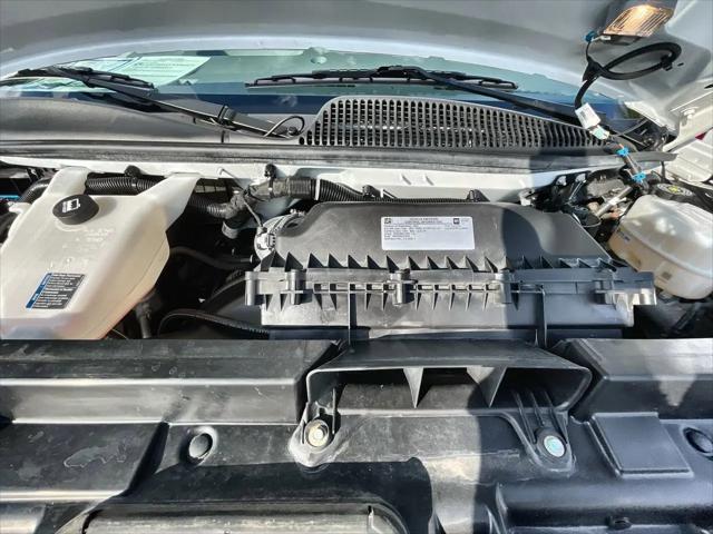 2022 Chevrolet Express Passenger RWD 3500 Extended Wheelbase LS