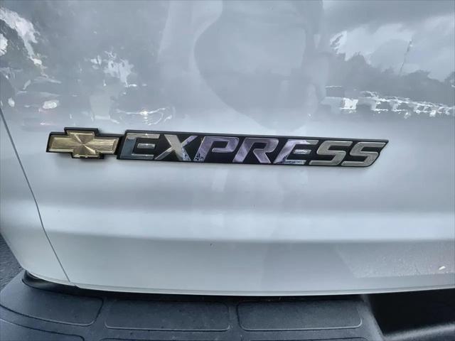 2022 Chevrolet Express Passenger RWD 3500 Extended Wheelbase LS