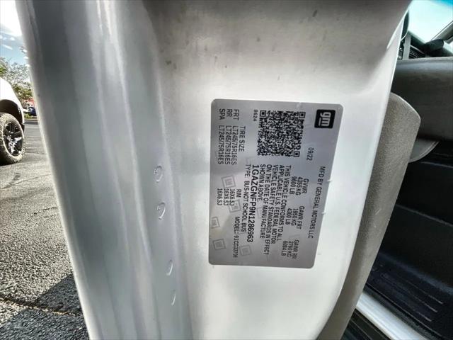 2022 Chevrolet Express Passenger RWD 3500 Extended Wheelbase LS