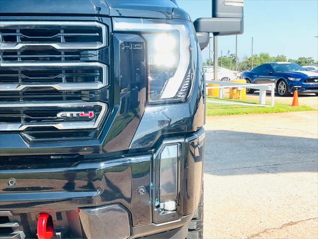 2024 GMC Sierra 2500HD 4WD Crew Cab Standard Bed AT4