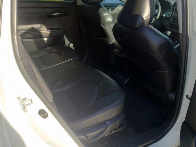 2022 Toyota Highlander Hybrid XLE