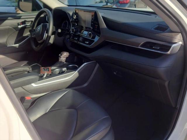 2022 Toyota Highlander Hybrid XLE