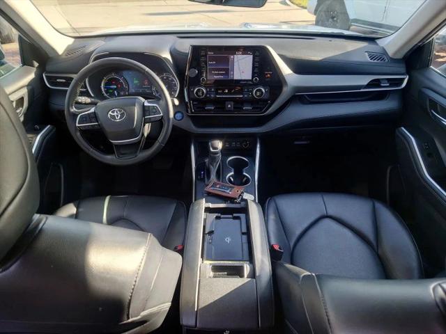 2022 Toyota Highlander Hybrid XLE