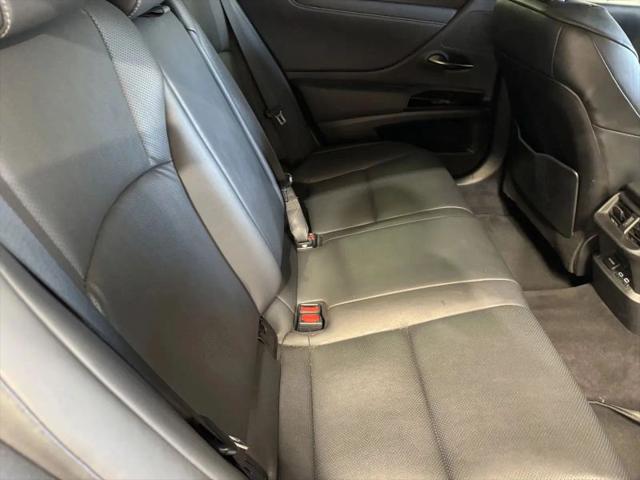 2023 Lexus ES 300h 300h