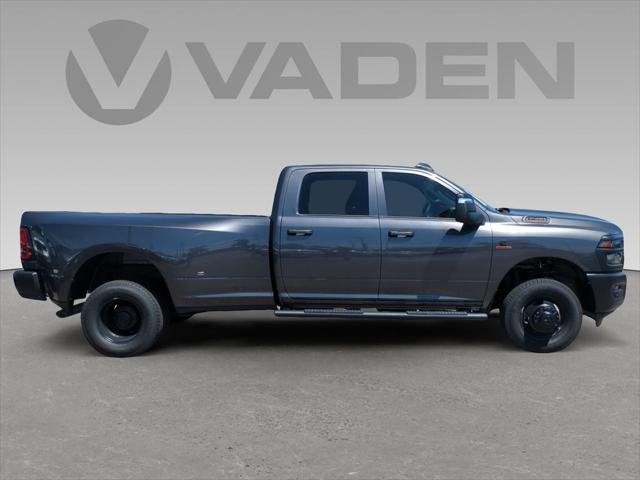 2026 RAM Ram 3500 RAM 3500 TRADESMAN CREW CAB 4X4 8 BOX