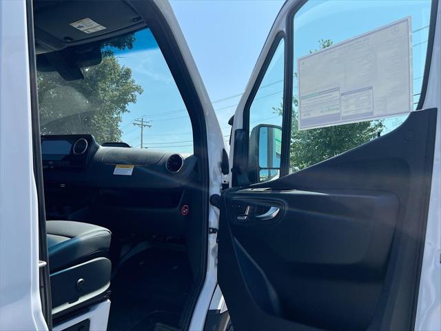 2025 Mercedes-Benz Sprinter 2500 Standard Roof 4-Cyl Diesel HO