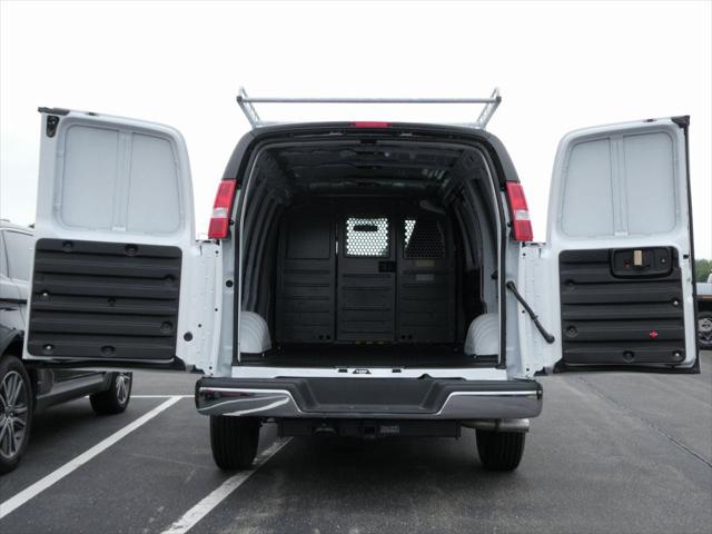 2025 GMC Savana Cargo RWD 3500 Regular Wheelbase Work Van