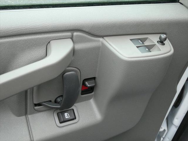 2025 GMC Savana Cargo RWD 3500 Regular Wheelbase Work Van