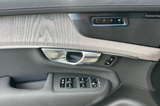2026 Volvo XC90 B5 Ultra 6-Seater
