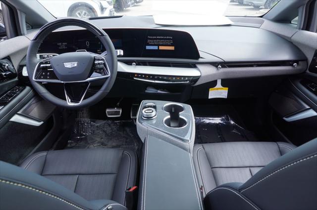 2025 Cadillac iQ Luxury 2 AWD