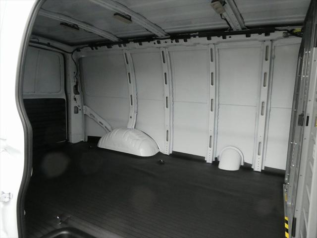 2025 GMC Savana Cargo RWD 3500 Regular Wheelbase Work Van