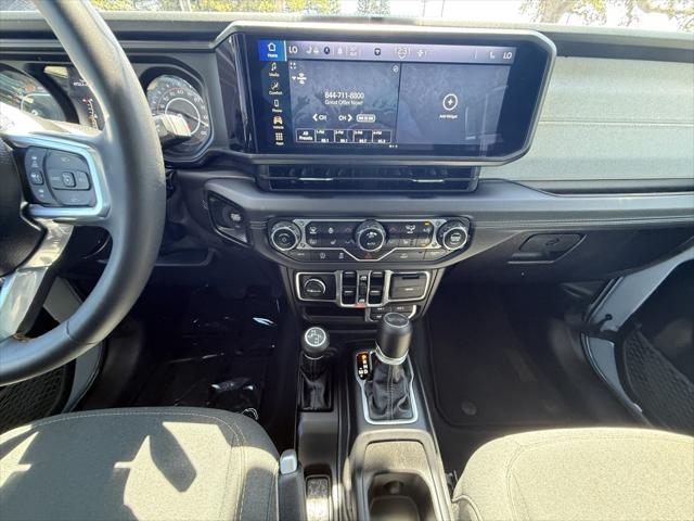 2024 Jeep Wrangler 4-Door Sahara 4x4