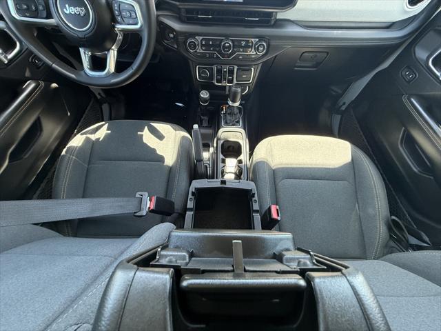 2024 Jeep Wrangler 4-Door Sahara 4x4