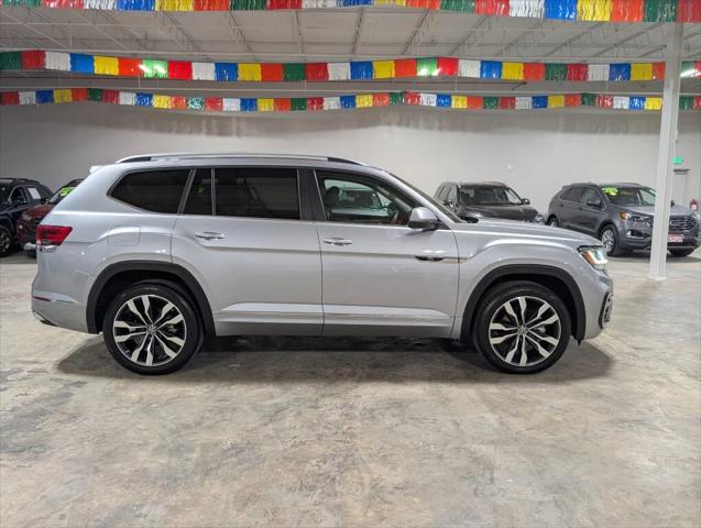 2021 Volkswagen Atlas 3.6L V6 SEL R-Line 2021 Volkswagen Atlas 3.6L V6 SEL R-Line