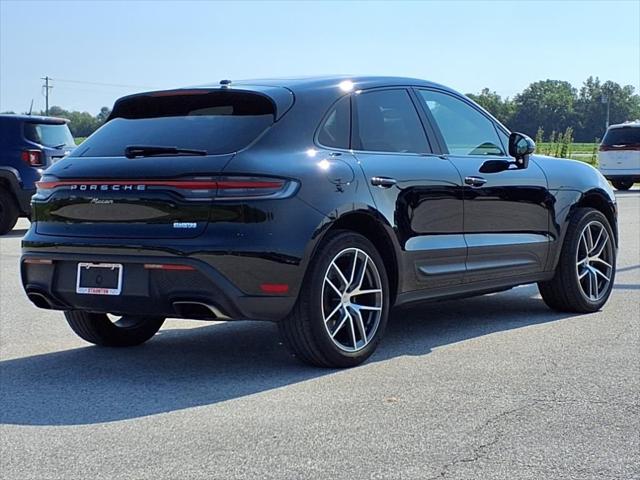 2023 Porsche Macan Base (PDK)