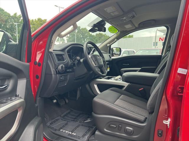 2024 Nissan TITAN Crew Cab SV 4x2