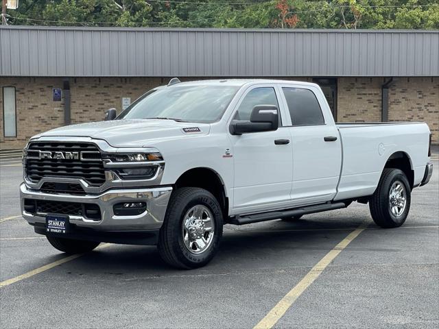 2025 RAM Ram 3500 RAM 3500 TRADESMAN CREW CAB 4X4 8 BOX 2025 RAM Ram 3500 RAM 3500 TRADESMAN CREW CAB 4X4 8 BOX